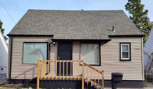 property at 11652 Fielding St