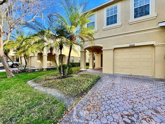 10545 Shady Falls Ct in Riverview, FL - Building Photo - Building Photo