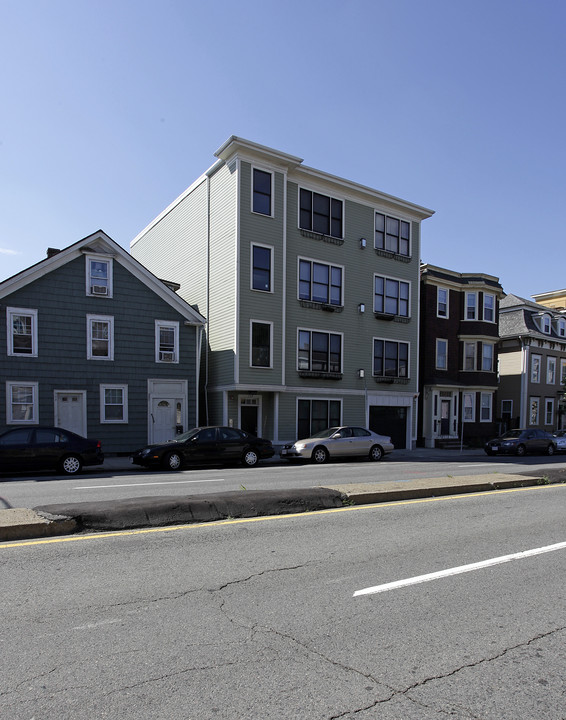 354 Dorchester St in South Boston, MA - Foto de edificio