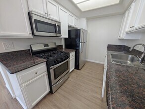 922 Croft Ave in Los Angeles, CA - Building Photo - Building Photo