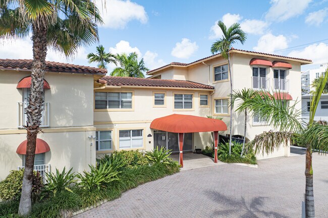 The Fort Lauderdale Yacht & Beach Club in Fort Lauderdale, FL - Building Photo - Building Photo