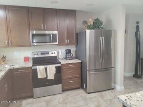 10544 W Cheryl Dr in Sun City, AZ - Foto de edificio - Building Photo