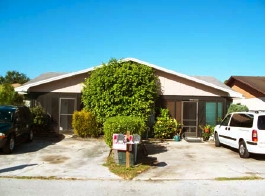 1043-1045 Bucaneer Dr in Lakeland, FL - Building Photo