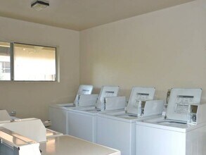 4700 Dexter Dr in Goleta, CA - Building Photo - Building Photo
