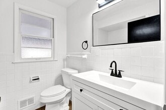 2580 Walnut Lake Rd in West Bloomfield Township, MI - Building Photo - Building Photo