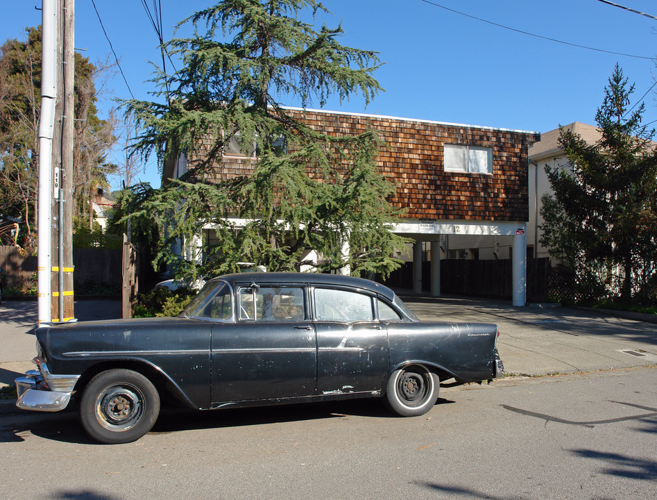 12 Laurel Pl in San Rafael, CA - Building Photo