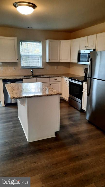 945 Admiral's Quay Dr in Mechanicsburg, PA - Building Photo - Building Photo