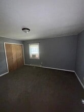 406 Lake Dr in Archdale, NC - Foto de edificio - Building Photo