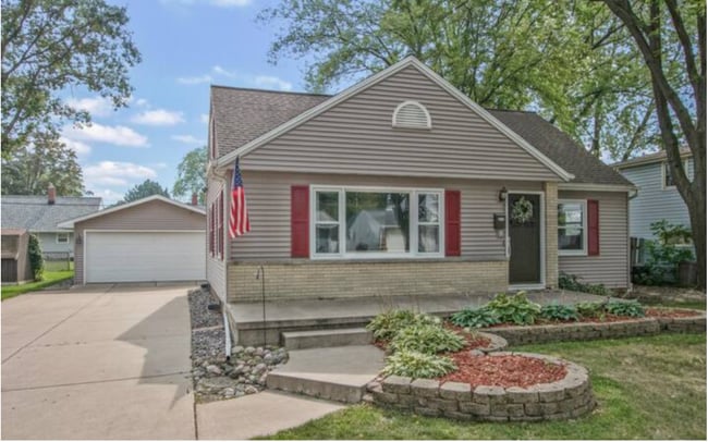 1071 Kenwood St in Green Bay, WI - Building Photo - Building Photo