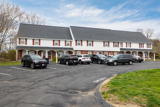 Stonecleave Village in Methuen, MA - Foto de edificio - Building Photo