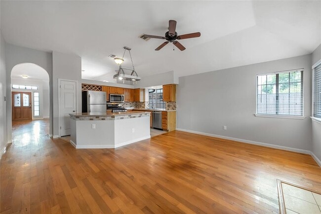 property at 14916 Snelling Dr