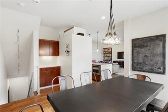 5205 Capitol Ave in Dallas, TX - Foto de edificio - Building Photo