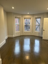 32 Fairfield St, Unit 3R in Boston, MA - Building Photo - Building Photo