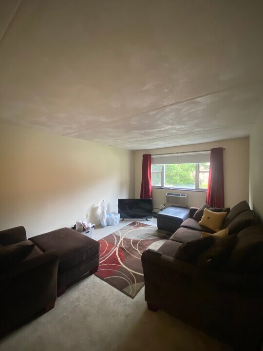 100 Lexington St in Auburndale, MA - Building Photo