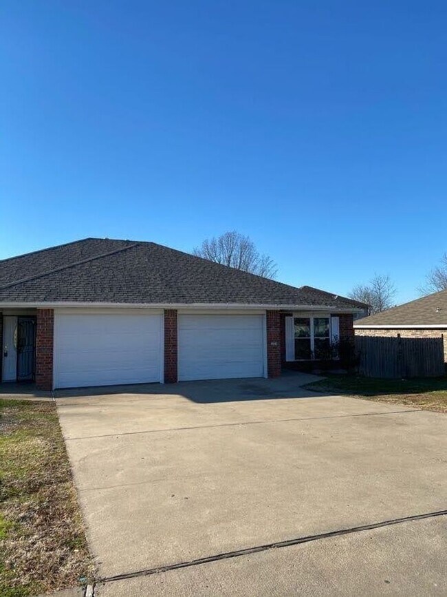 1232 Wilson St in Springdale, AR - Building Photo - Building Photo