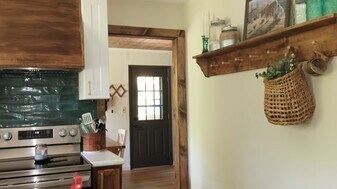 615 Tank Hill Rd in Gatlinburg, TN - Building Photo