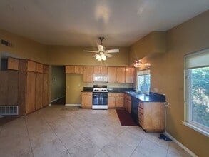 7642 E Woodsboro Ave in Anaheim, CA - Building Photo - Building Photo