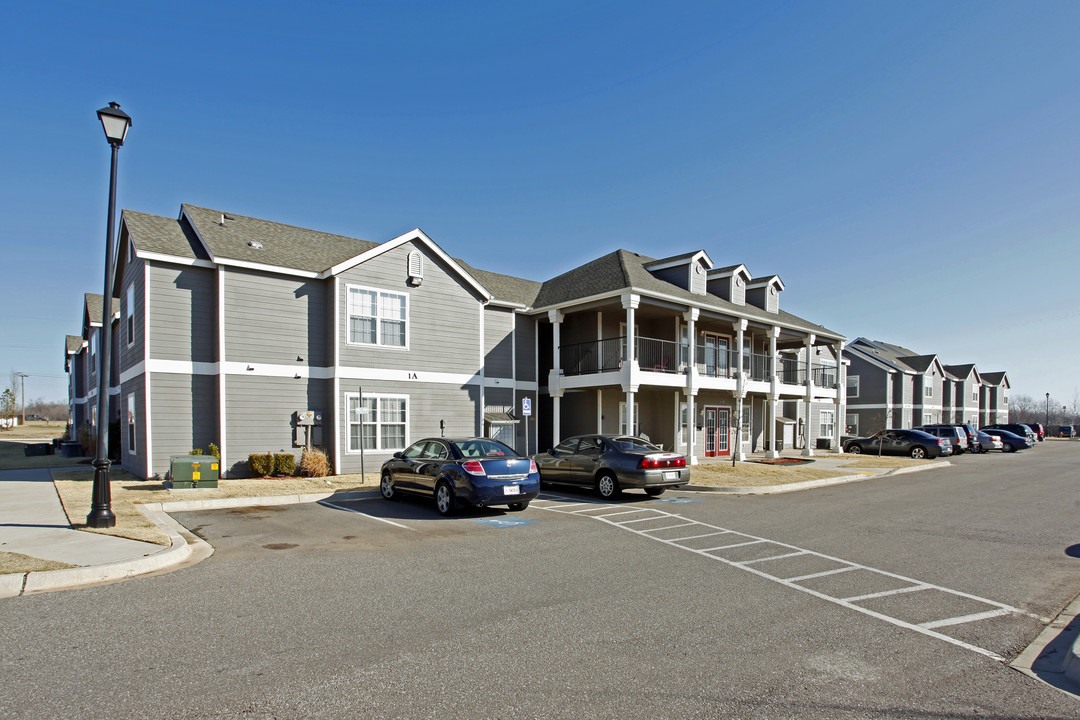 Savannah House of Yukon Seniors in Yukon, OK - Building Photo