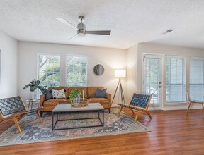 4067 Beltway Dr in Addison, TX - Building Photo - Building Photo