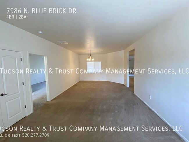 7986 N Blue Brick Dr in Tucson, AZ - Building Photo - Building Photo