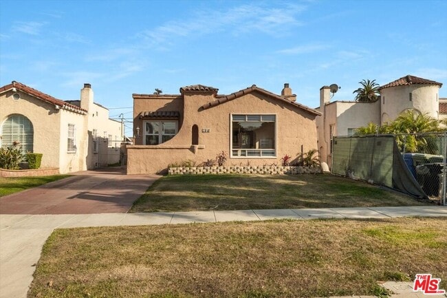 7818 Dalton Ave in Los Angeles, CA - Building Photo - Building Photo