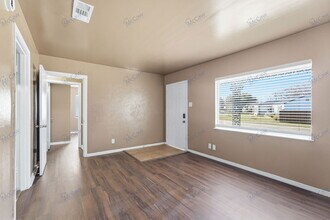 3130 S Llewellyn Ave in Dallas, TX - Building Photo - Building Photo