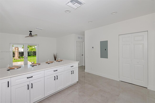 1205 NW 2nd Ave in Fort Lauderdale, FL - Building Photo - Building Photo