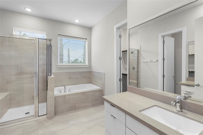 604 Thornton Oaks Ln