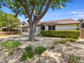 4803 Pewter Ln in Austin, TX - Building Photo - Building Photo