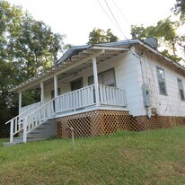 1110 N Woodward Ave in Tallahassee, FL - Building Photo