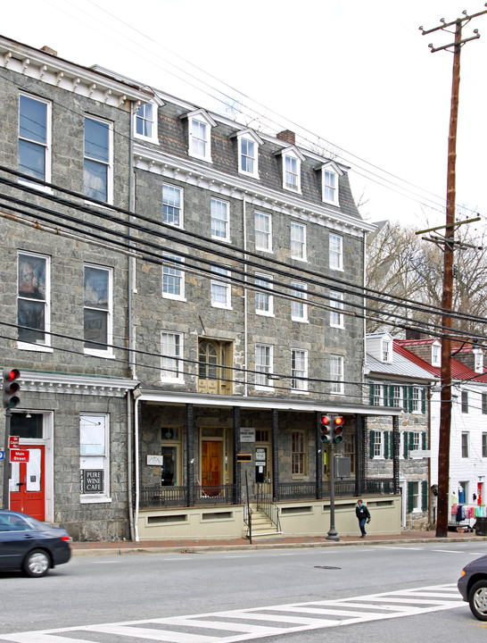 8202 Main St in Ellicott City, MD - Building Photo