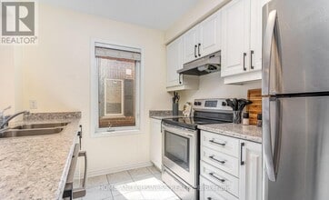 1000 Asleton Blvd in Milton, ON - Building Photo - Building Photo