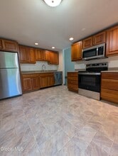 63 Thimbleberry Rd in Ballston Spa, NY - Building Photo - Building Photo
