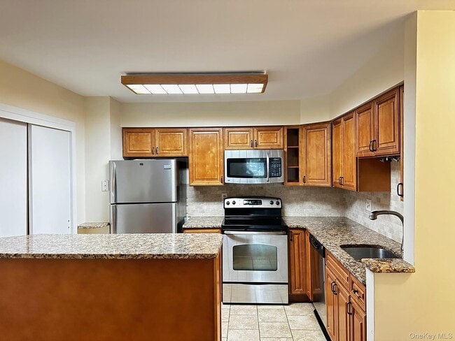 183 Sierra Vista Ln in Valley Cottage, NY - Building Photo - Building Photo
