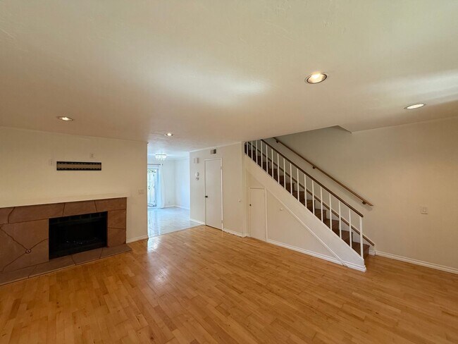 3684 Caminito Carmel Landing in San Diego, CA - Building Photo - Building Photo