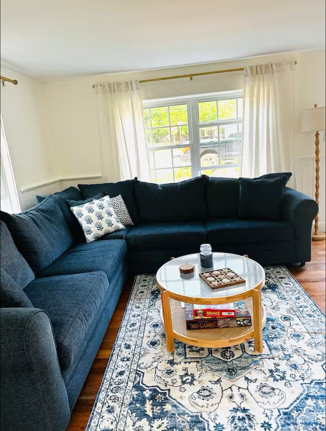 4 Charles St in Sandwich, MA - Building Photo - Building Photo