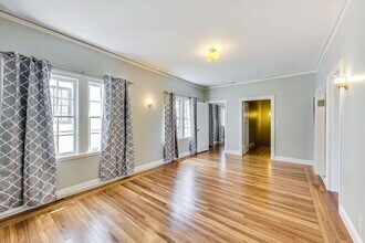 6048 Monroe Ave in Oakland, CA - Building Photo - Building Photo