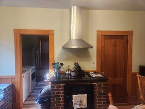 15 Arlington St, Unit 1 in Fitchburg, MA - Foto de edificio - Building Photo