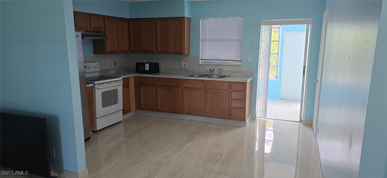 4520 Fluvia Ave in Naples, FL - Building Photo