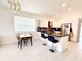 18702 SW 27th St in Miramar, FL - Building Photo