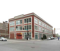 Locomobile Lofts in Chicago, IL - Foto de edificio - Building Photo