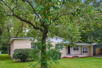 6511 Burgundy Rd S in Jacksonville, FL - Building Photo - Building Photo