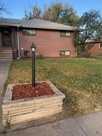 3555 S Downing St, Unit 1 in Englewood, CO - Foto de edificio - Building Photo