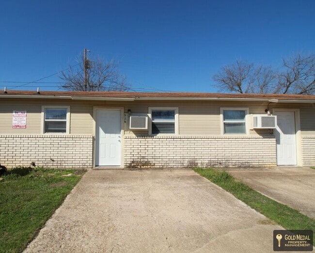 property at 926 J R Ct