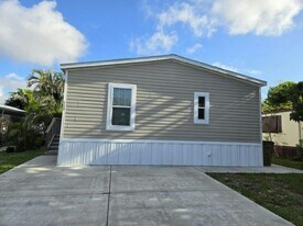 313 NW 49th St in Pompano Beach, FL - Building Photo