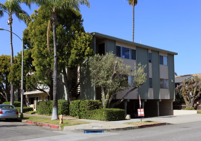 302 Winnipeg Pl in Long Beach, CA - Building Photo - Building Photo