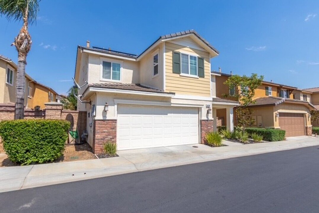 34240 Belfair Way in Lake Elsinore, CA - Building Photo