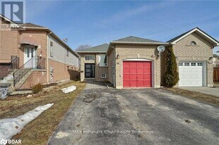 64 Athabaska Rd in Barrie, ON - Building Photo