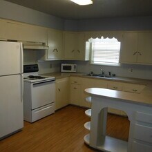 626 SW 8th St in Redmond, OR - Building Photo - Building Photo