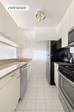 200 E 89th St in New York, NY - Building Photo - Building Photo